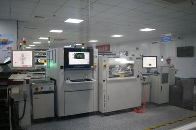 智造零距離 | 百名學員探秘SMT智造，凡億教育攜手華秋電子開啟智能工廠之旅